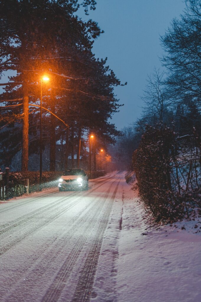 Driving on snow - Winter Driving Tips